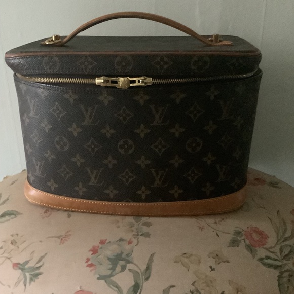 Authentic Louis Vuitton make up case
